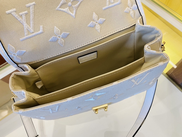 ルイヴィトンバッグ着用イメージ